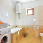 Сasa de vacaciones Five-bedroom In *