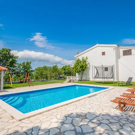 Five-bedroom In *