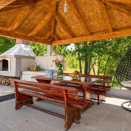 Сasa de vacaciones Five-bedroom In