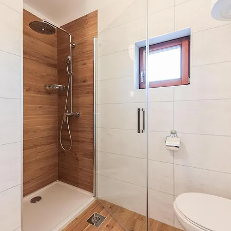 Five-bedroom In Blato na Cetini